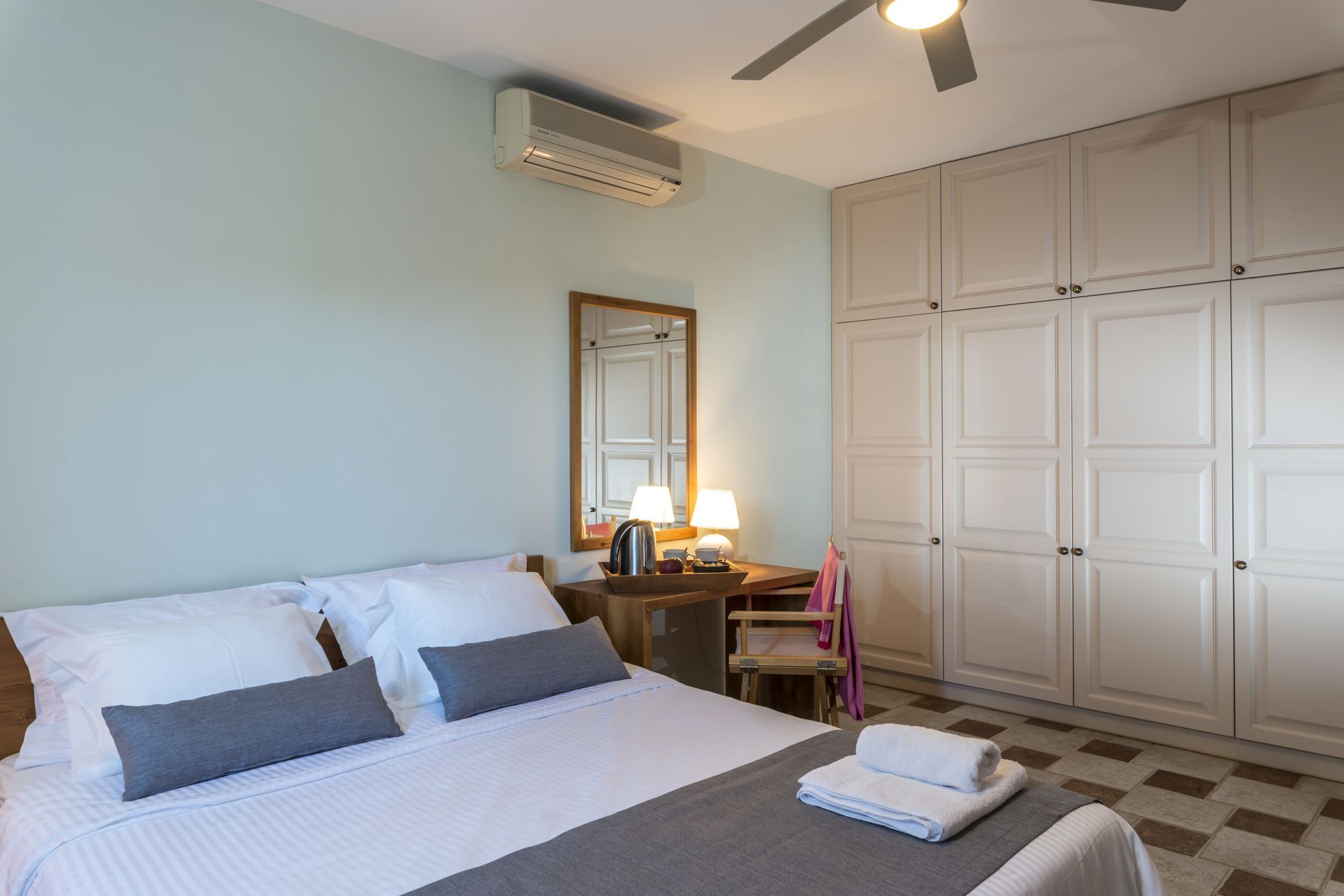 Electra Beachfront Villa كرانديون المظهر الخارجي الصورة